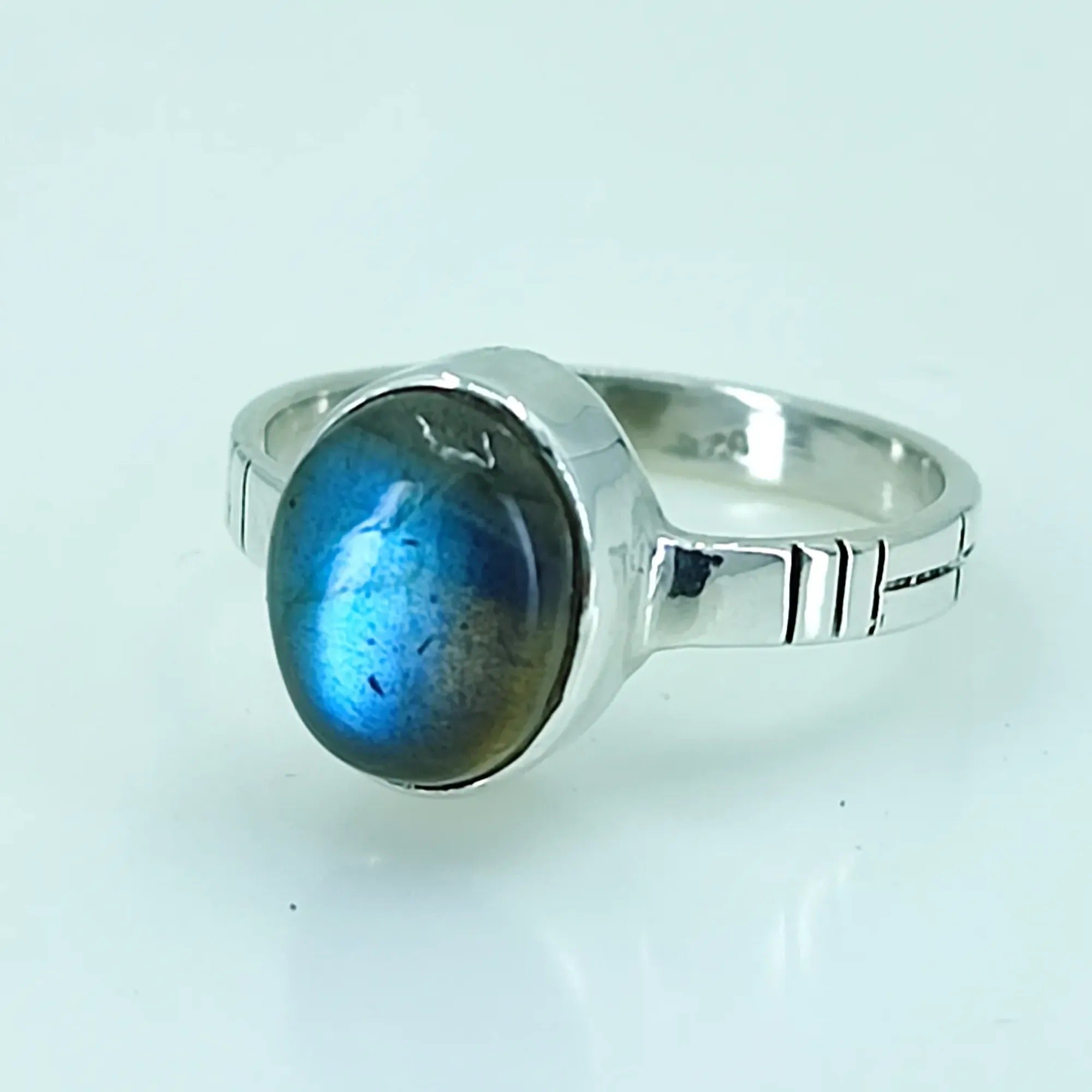 Labradorite Oval Shape 925 Sterling Silver Handmade Ring - Boho November Birthstone Jewelry - Perfect Gift for Her Birthday Anniversary Christmas Valentine Day
