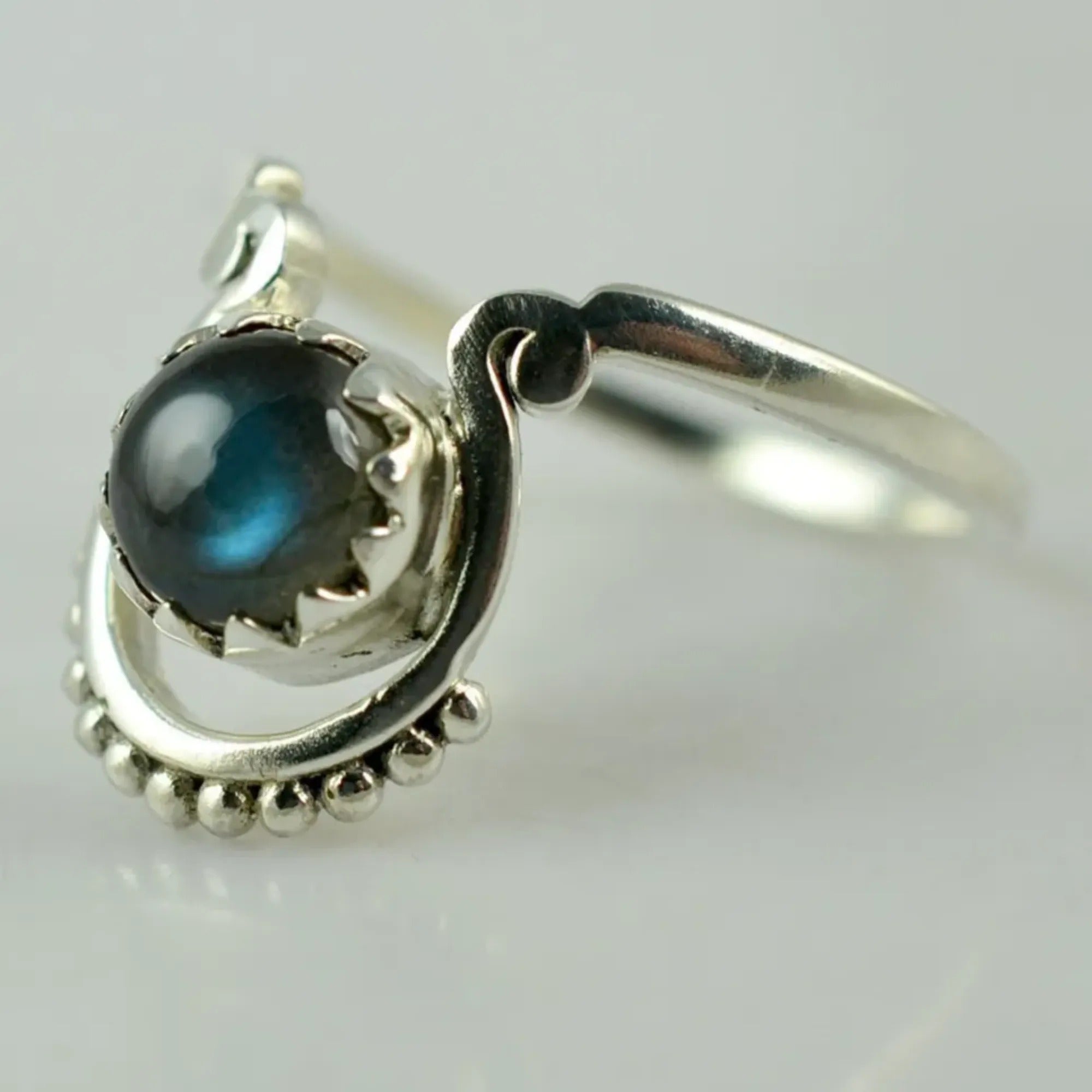 Labradorite Round Shape 925 Sterling Silver Handmade Ring - Boho November Birthstone Jewelry - Perfect Gift for Her Birthday Anniversary Christmas Valentine Day