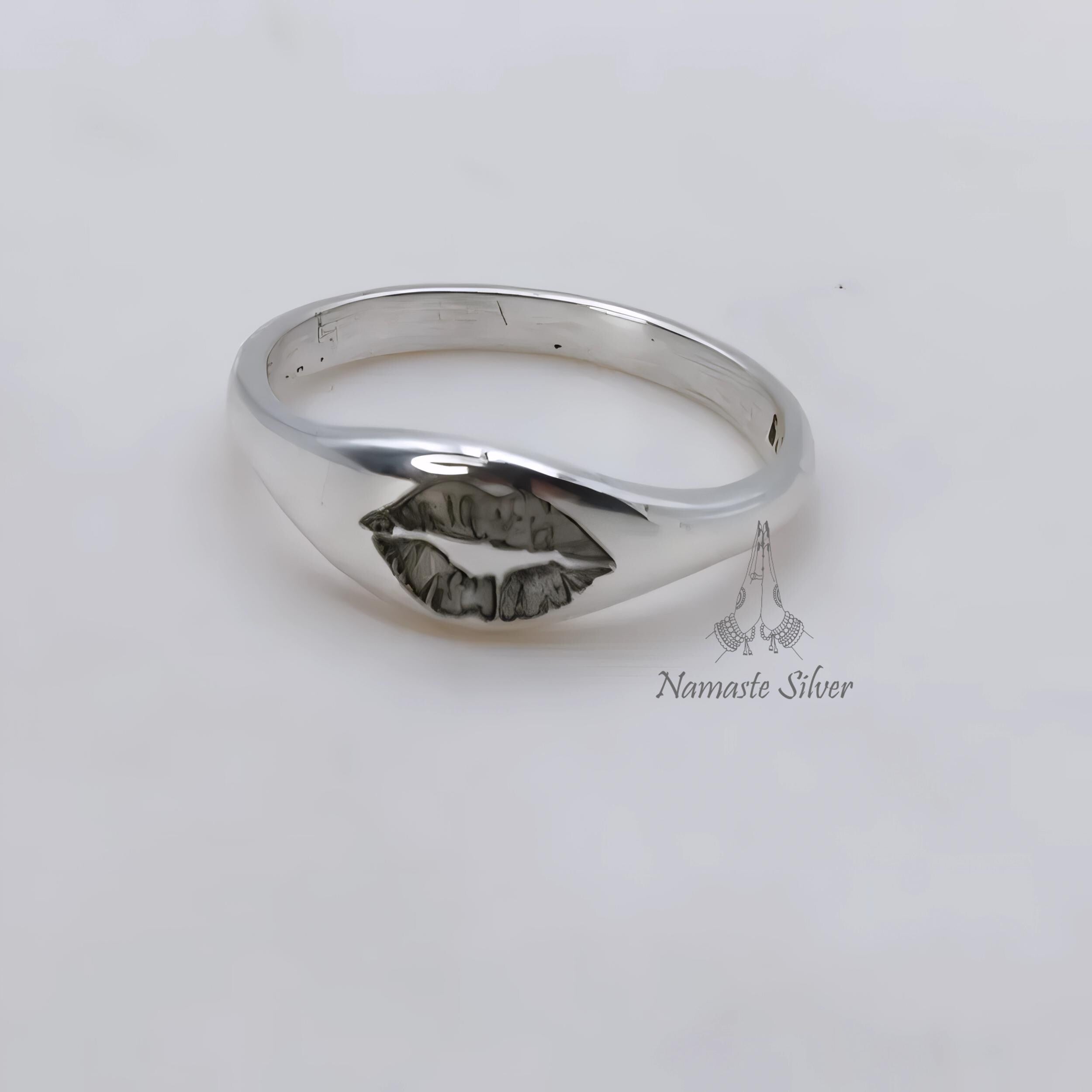 Whispering Kiss Lips Ring, Sterling Silver Promise Band, Handmade Engraved Smooch Jewelry, Dainty Kiss Design, Romantic Love Gift for Her