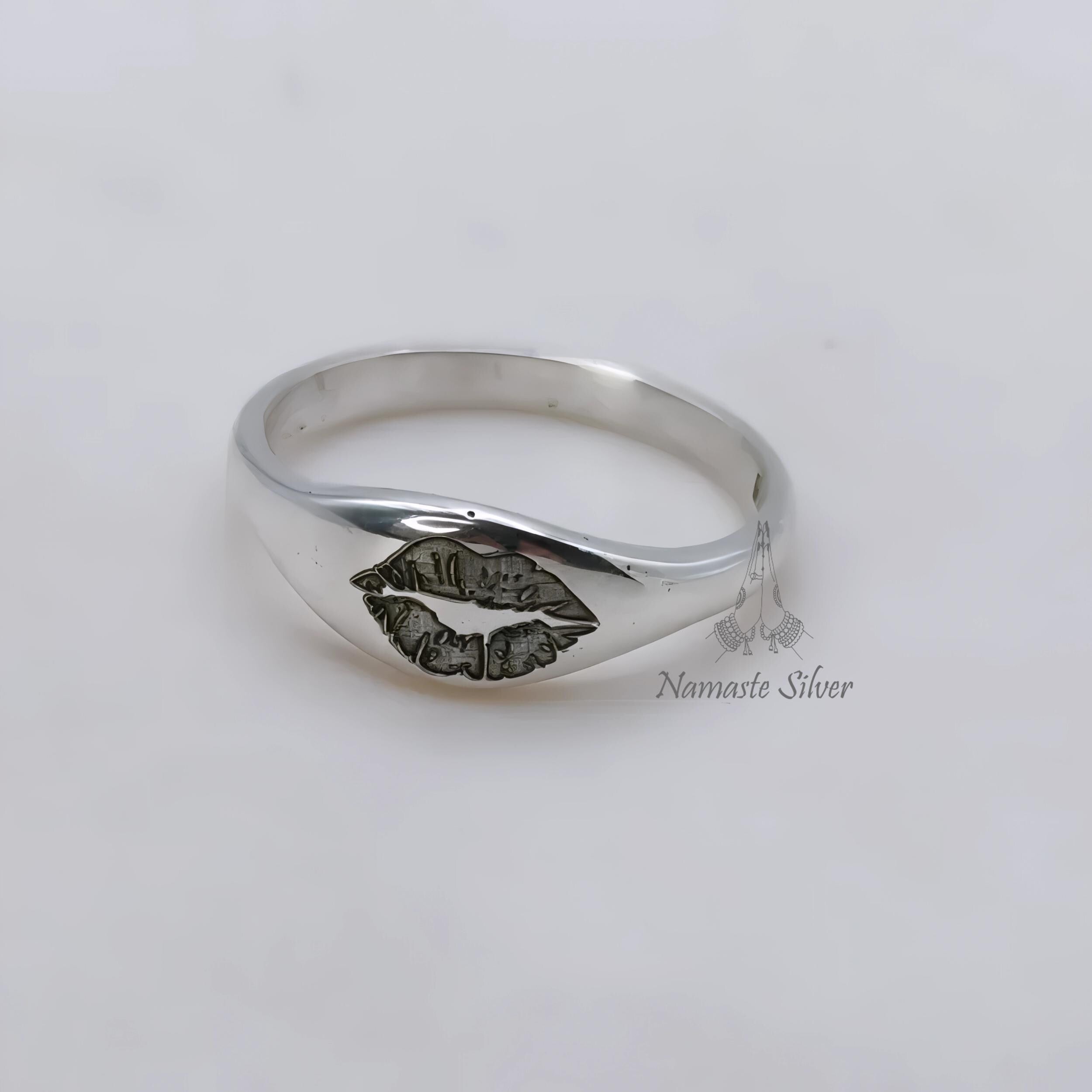 Whispering Kiss Lips Ring, Sterling Silver Promise Band, Handmade Engraved Smooch Jewelry, Dainty Kiss Design, Romantic Love Gift for Her