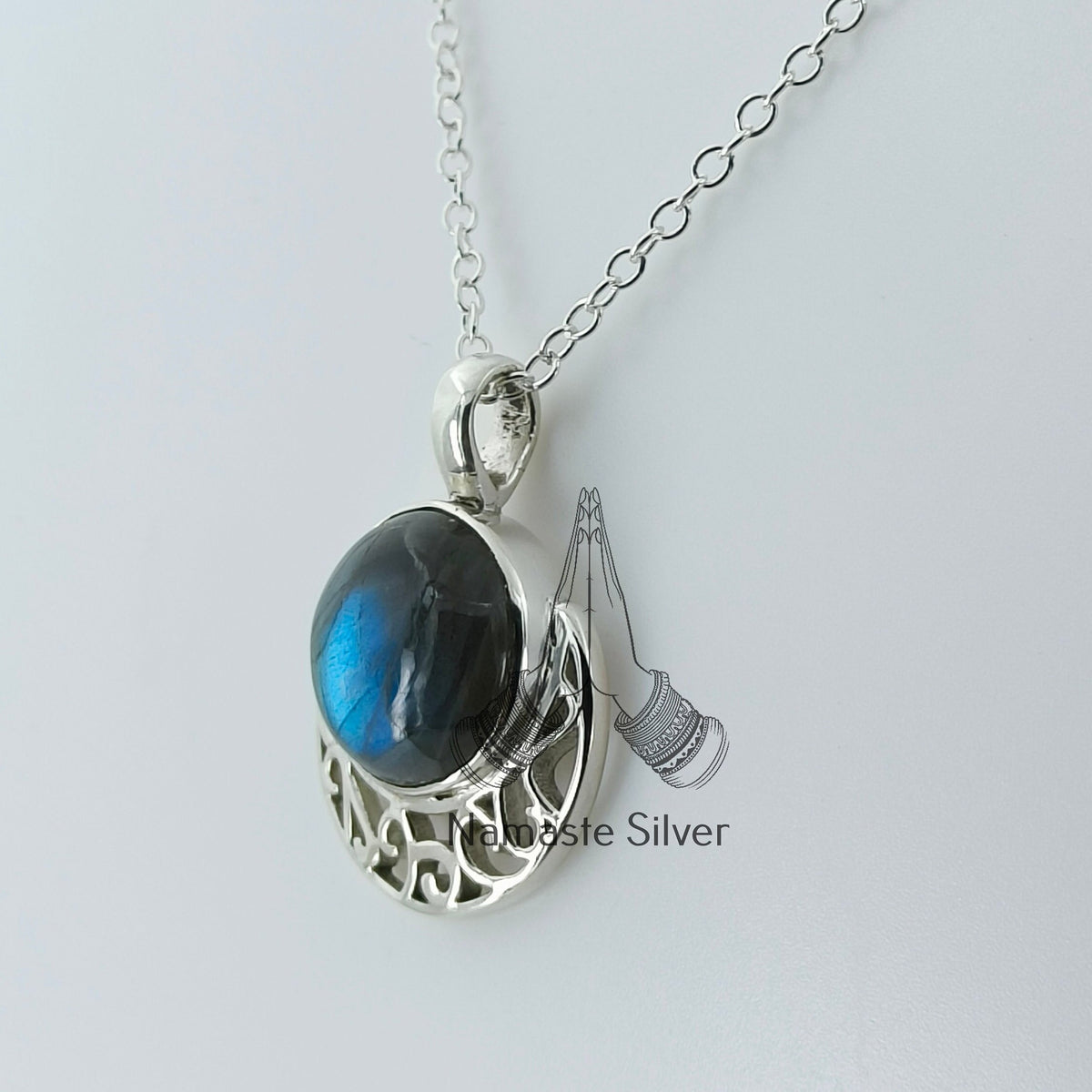 Labradorite Pendant in 925 Sterling Silver (29T Labradorite Pendant in 925 Sterling Silver (29T